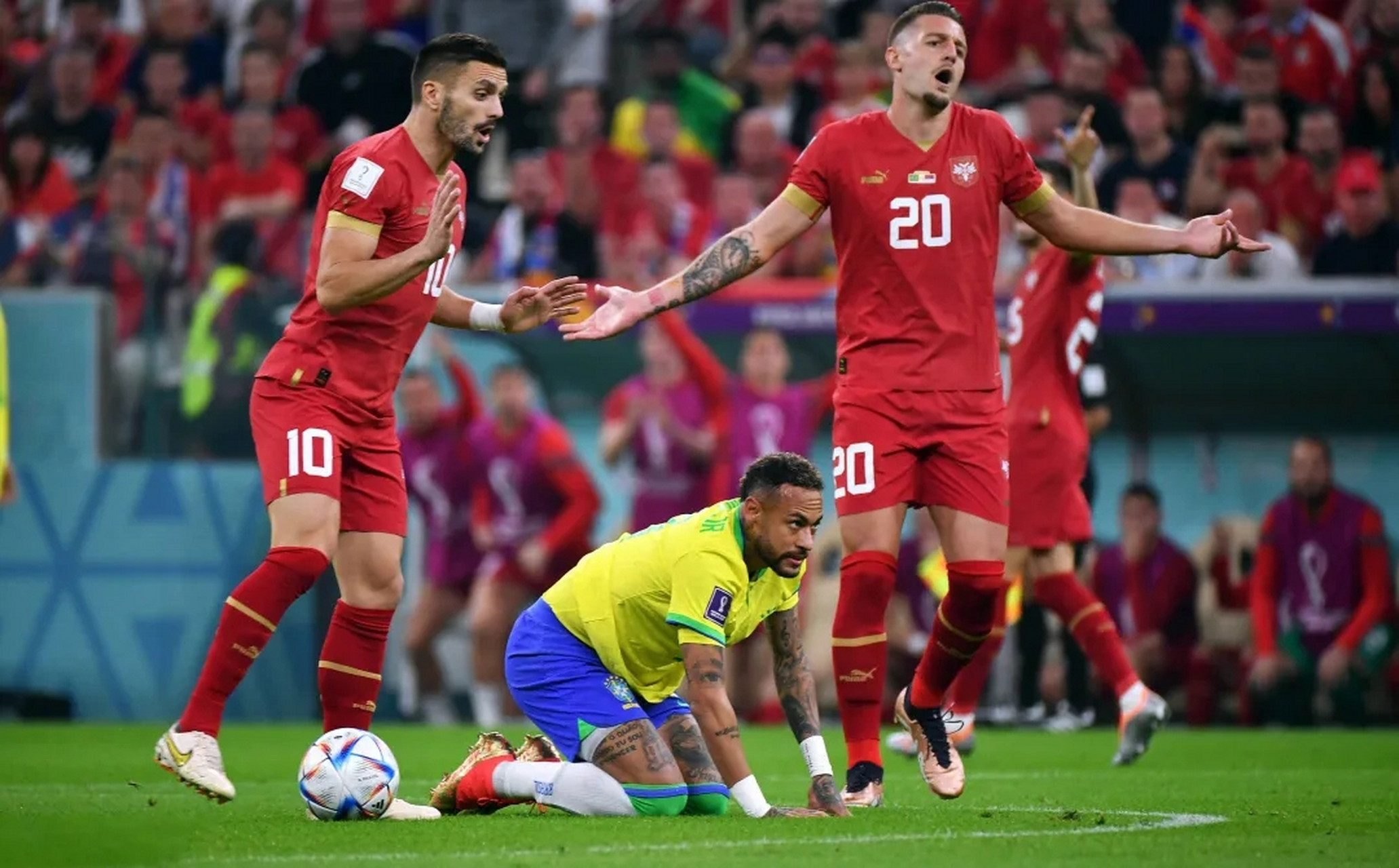 内马尔连续二十场比赛得分超过惊险取胜，西班牙队挑战极限！的简单介绍